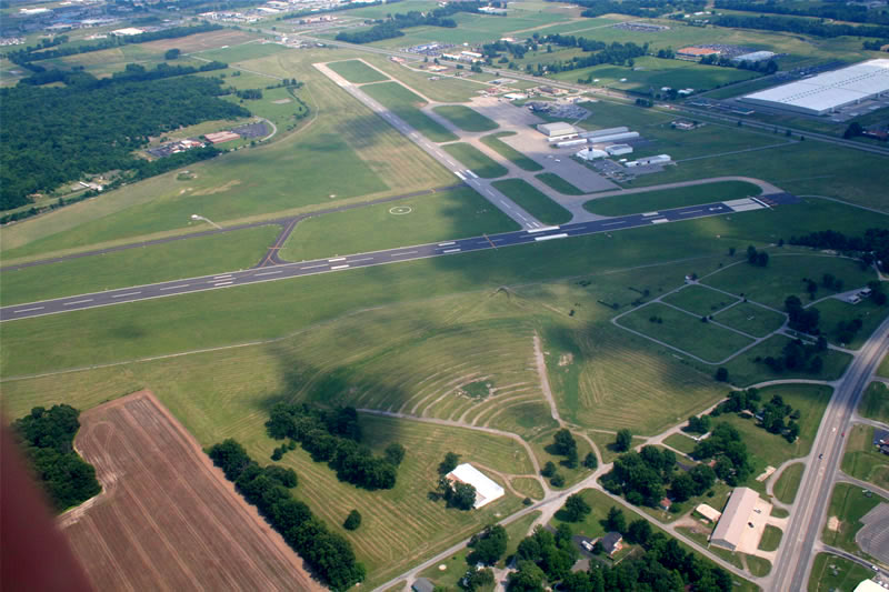 Veterans-Airport-Insudtrial-Park-in-Marion-Illinois-Williamson-County-Airport-Flyover